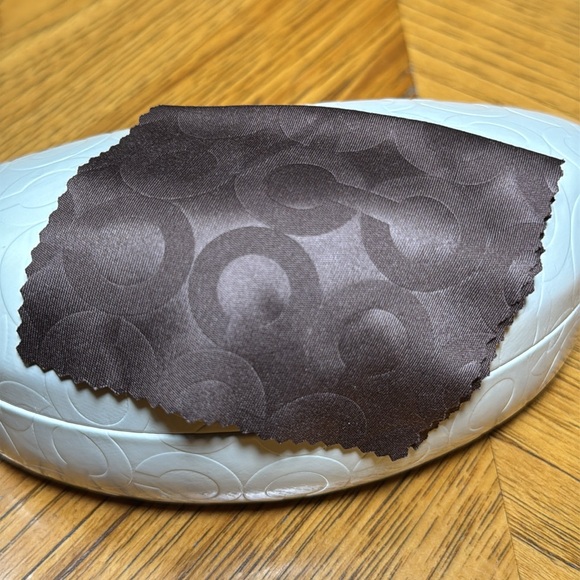 COACH TORTOISE MADELINE HANG TAG SUNGLASSES WITH HARDSHELL CASE - Picture 13 of 16